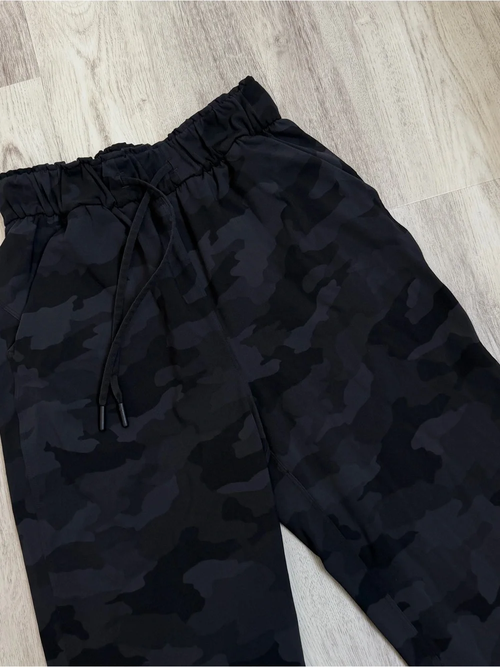 Lululemon Keep Moving Pant 7/8 High-Rise Camo Size 2